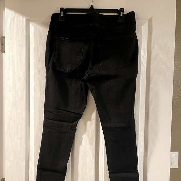 Old Navy Rockstar Jegging - Picture 3 of 6